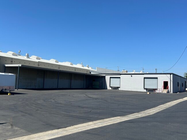 More details for 13222-13226 Saticoy St, North Hollywood, CA - Industrial for Lease