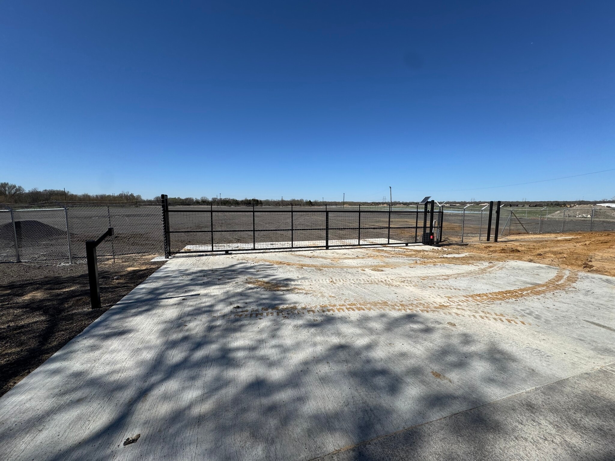 1300 W Simonds Rd, Seagoville, TX for lease Primary Photo- Image 1 of 6