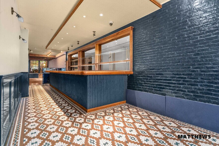 430 Hudson St, New York, NY à vendre - Photo du bâtiment - Image 2 de 3