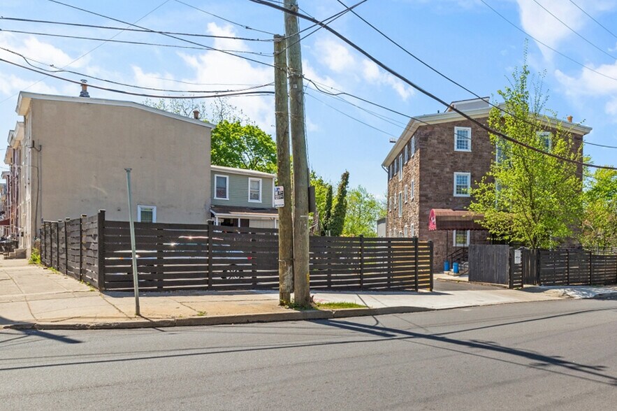 200-204 W Marshall St, Norristown, PA à louer - Photo du bâtiment - Image 2 de 15