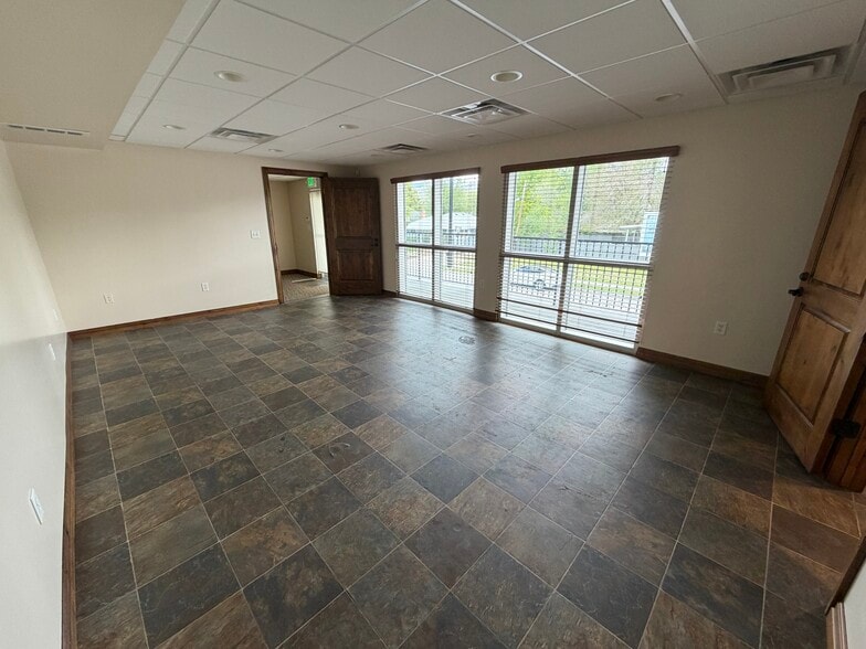 231 E 2100 S, Salt Lake City, UT for lease - Building Photo - Image 3 of 45