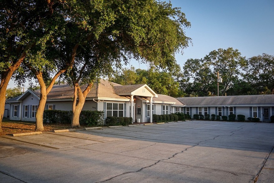 2100 Constitution Blvd, Sarasota, FL à louer - Photo du bâtiment - Image 1 de 19