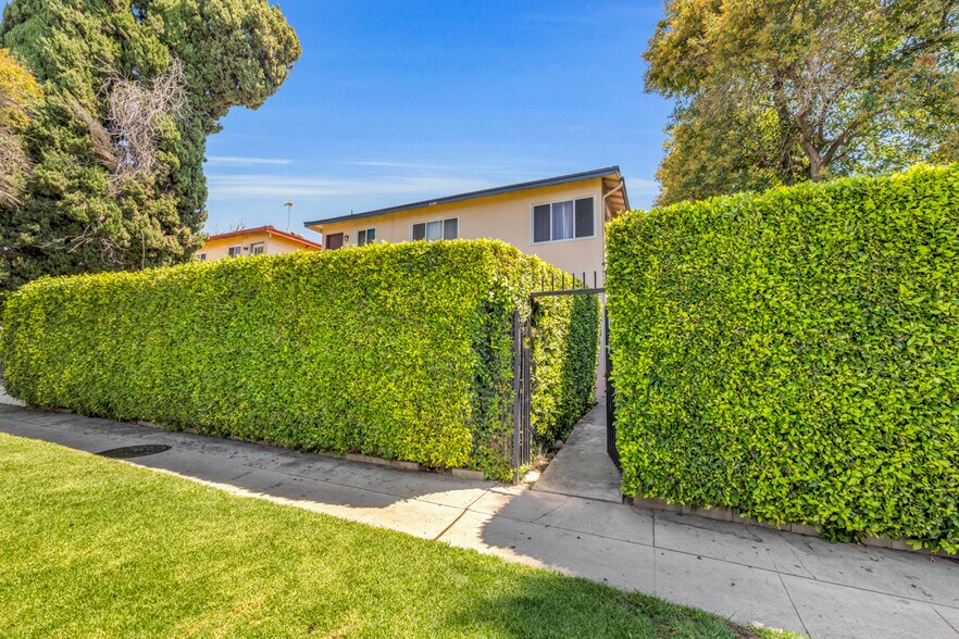 8144 Sepulveda Pl, Panorama City, CA à vendre - Photo du bâtiment - Image 1 de 13