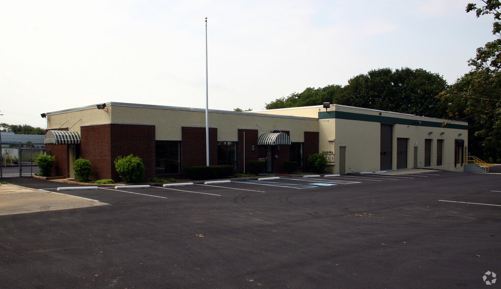 5540 Memorial Rd, Allentown, PA for lease - Building Photo - Image 1 of 7