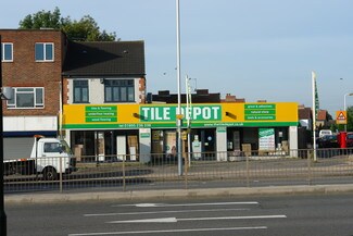 Plus de détails pour 13-14 Uxbridge Rd, Uxbridge - Commerce de détail à louer