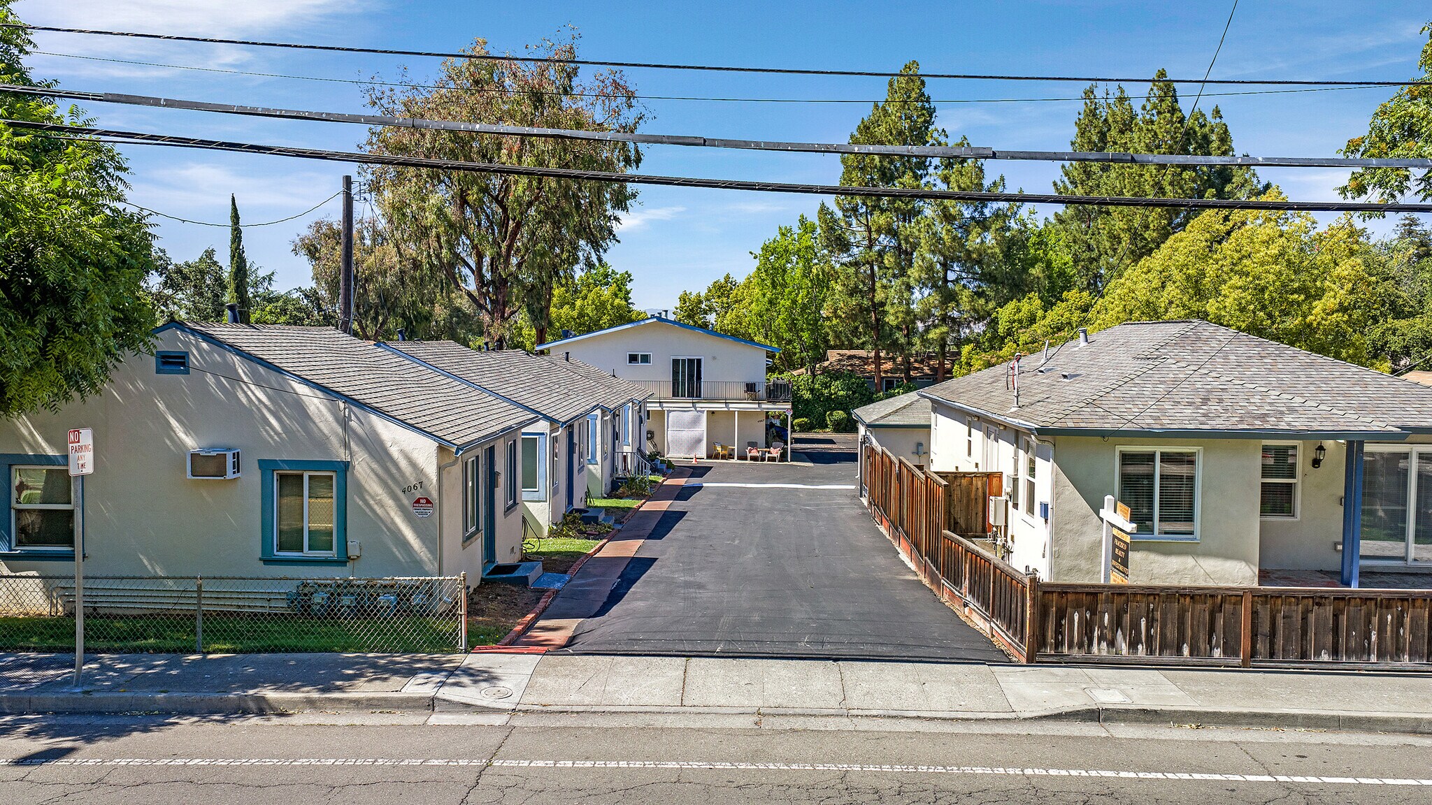 4041-4067 Vineyard Ave, Pleasanton, CA à vendre Photo du bâtiment- Image 1 de 33