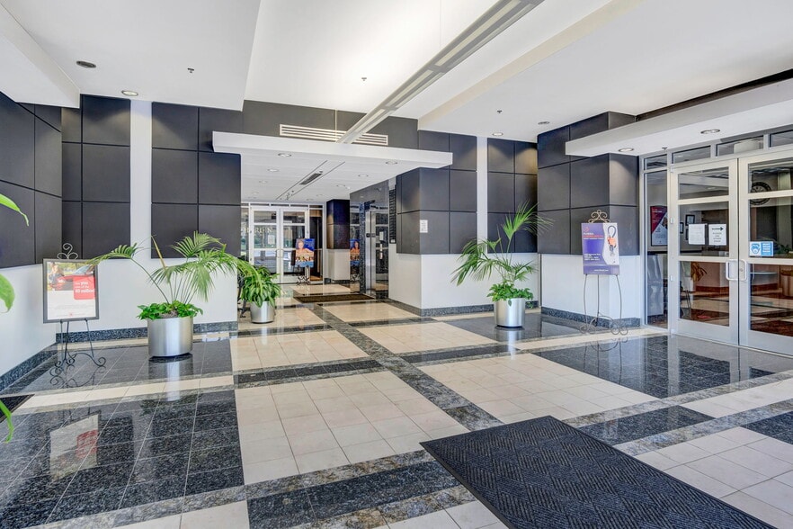 6200 Metrowest Blvd, Orlando, FL for lease - Lobby - Image 3 of 15