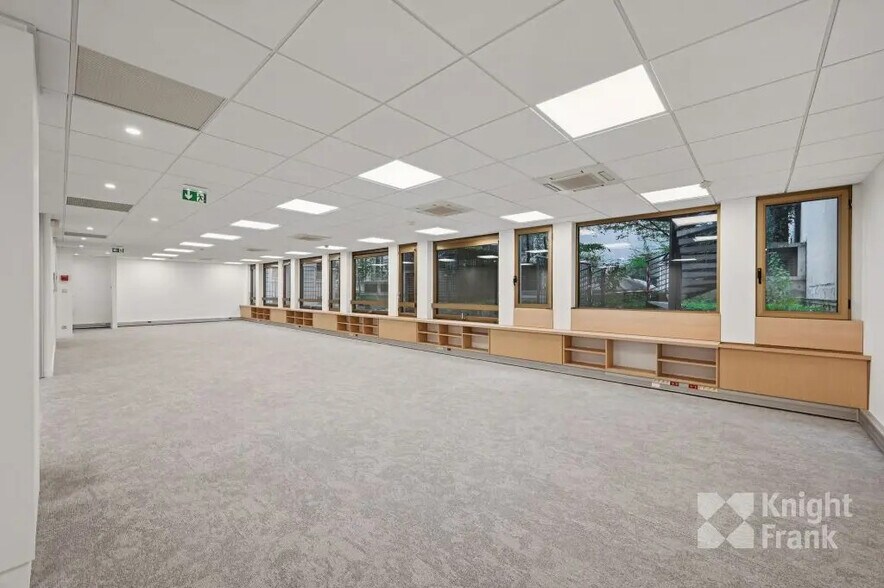 6 Avenue Marceau, Paris à louer - Photo du bâtiment - Image 3 de 14