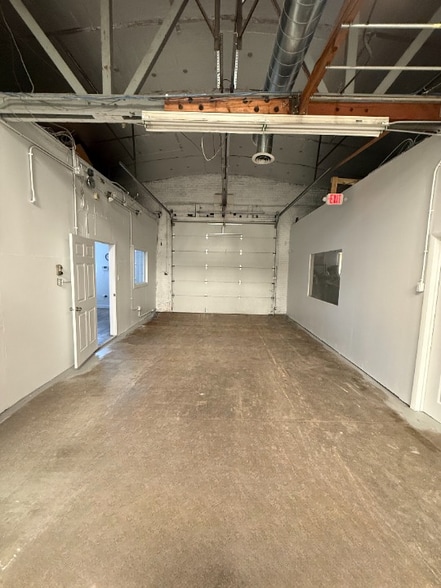 4234 N Pulaski Rd, Chicago, IL for lease - Interior Photo - Image 3 of 6