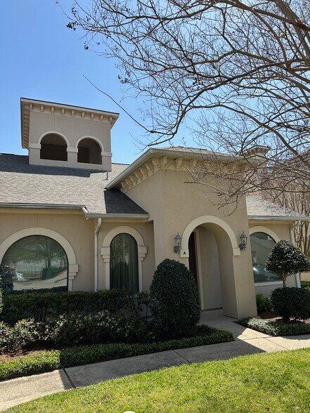 12824 Willow Centre Dr, Houston, TX à vendre - Photo du bâtiment - Image 3 de 97
