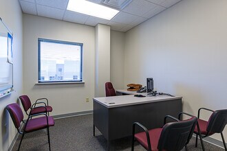 11 Worth Cir, Johnson City, TN for lease Interior Photo- Image 2 of 11