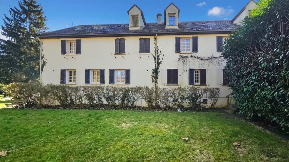 Local d'activités dans Cergy à vendre - Photo du bâtiment - Image 3 de 18