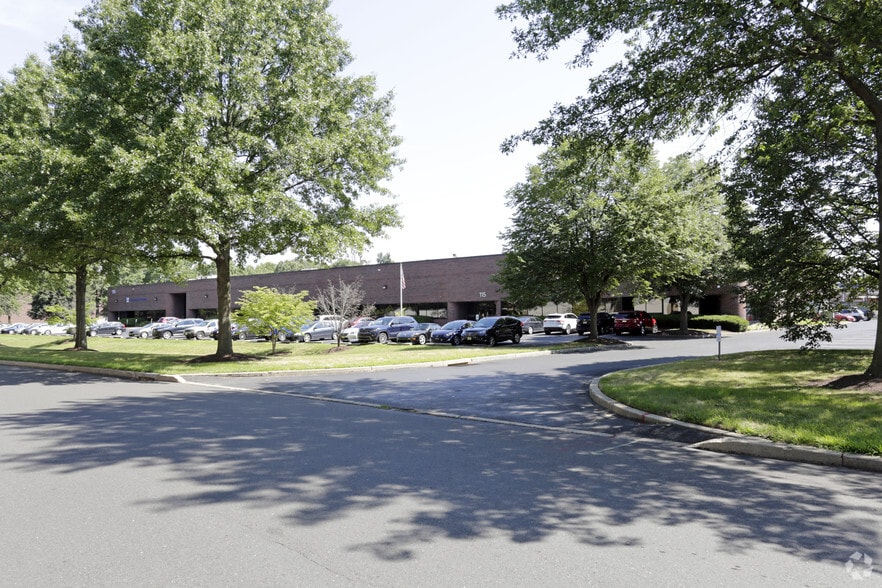 111 Sinclair Rd, Bristol, PA for lease - Building Photo - Image 2 of 5