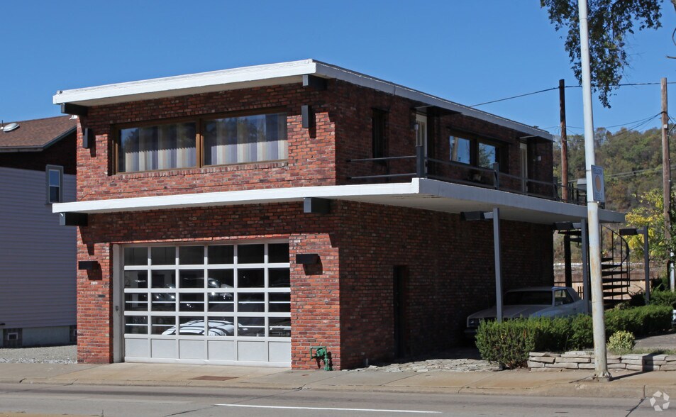 1517 Lysle Blvd, Mckeesport, PA for sale - Building Photo - Image 2 of 2