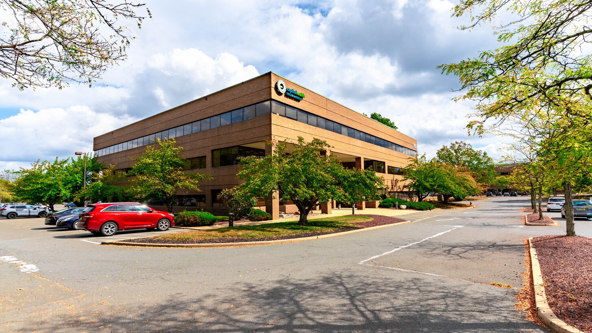 Mountain View Office Park portefeuille de 5 propriétés à vendre sur LoopNet.ca Photo principale- Image 1 de 6