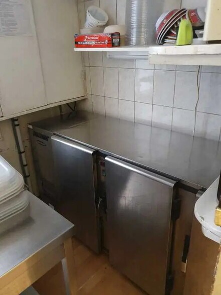 Retail in Paris for lease - Interior Photo - Image 3 of 7