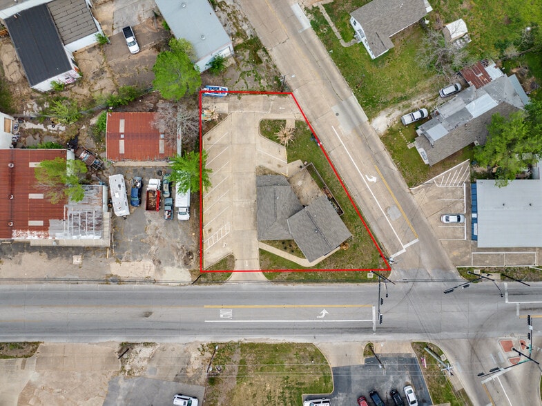 1227 S College Ave, Bryan, TX for sale - Building Photo - Image 3 of 18