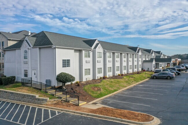 Plus de détails pour 1901 Broadcast St, Gastonia, NC - Services hôteliers à vendre