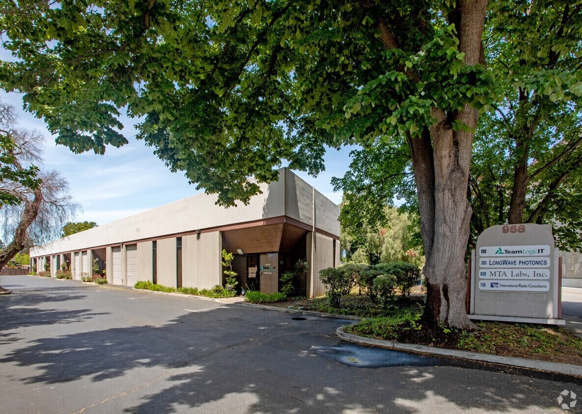 958 San Leandro Ave, Mountain View, CA for lease Interior Photo- Image 1 of 7