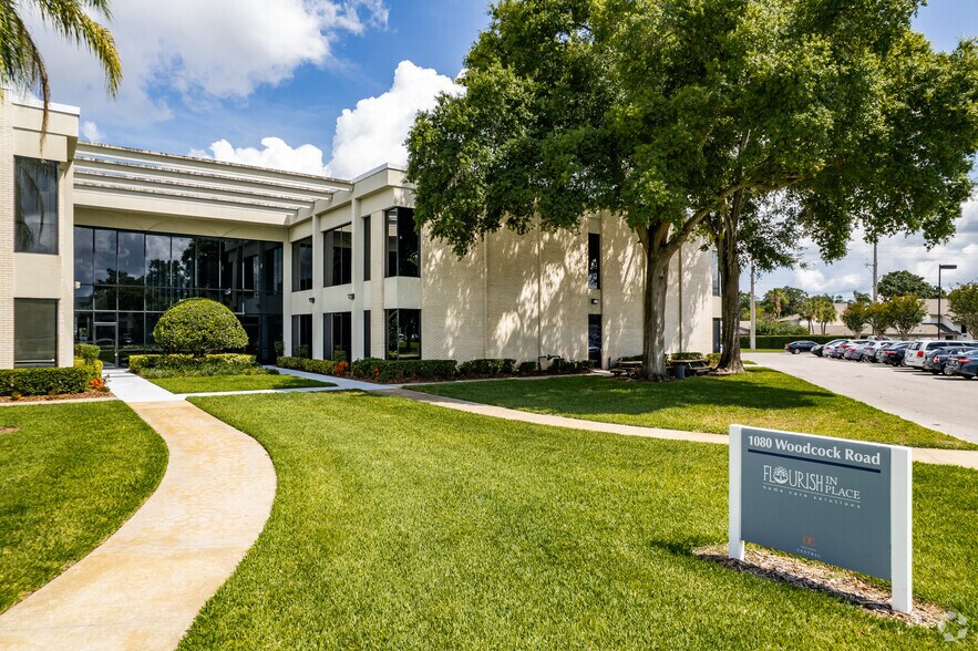 1080 Woodcock Rd, Orlando, FL à louer - Photo du bâtiment - Image 2 de 11