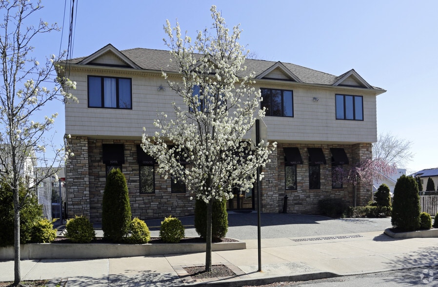 21 Prall Ave, Staten Island, NY à vendre - Photo du bâtiment - Image 3 de 45