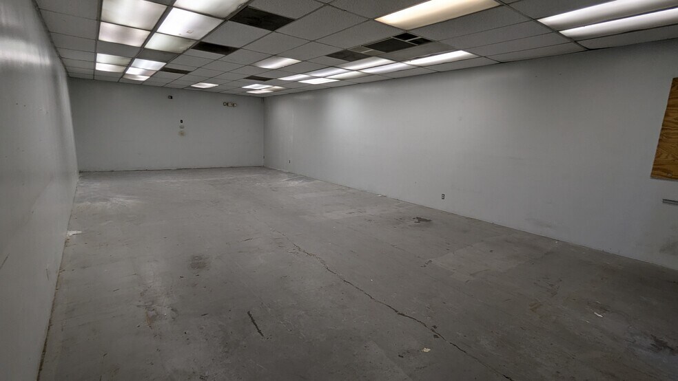 1841-1861 W Commonwealth Ave, Fullerton, CA à louer - Photo du bâtiment - Image 3 de 5