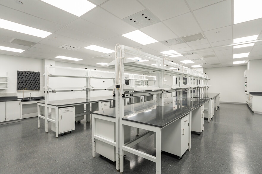 200-206 Welsh Rd, Horsham Township, PA à louer - Photo intérieure - Image 1 de 11