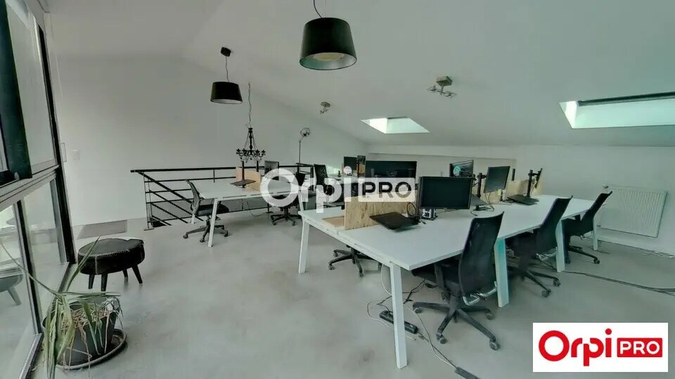 Office in Lille for lease - Interior Photo - Image 1 of 7