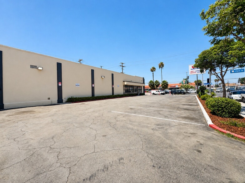 5658 Clara St, Bell Gardens, CA for sale - Building Photo - Image 3 of 11