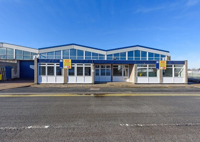 Charlton Dr, Cradley Heath à louer - Photo du bâtiment - Image 2 de 28