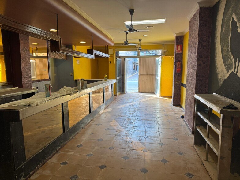 Commerce de détail dans Algemesí à louer - Photo du bâtiment - Image 2 de 8