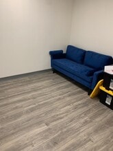 15720 Ventura Blvd, Encino, CA à louer Photo intérieure- Image 2 de 2