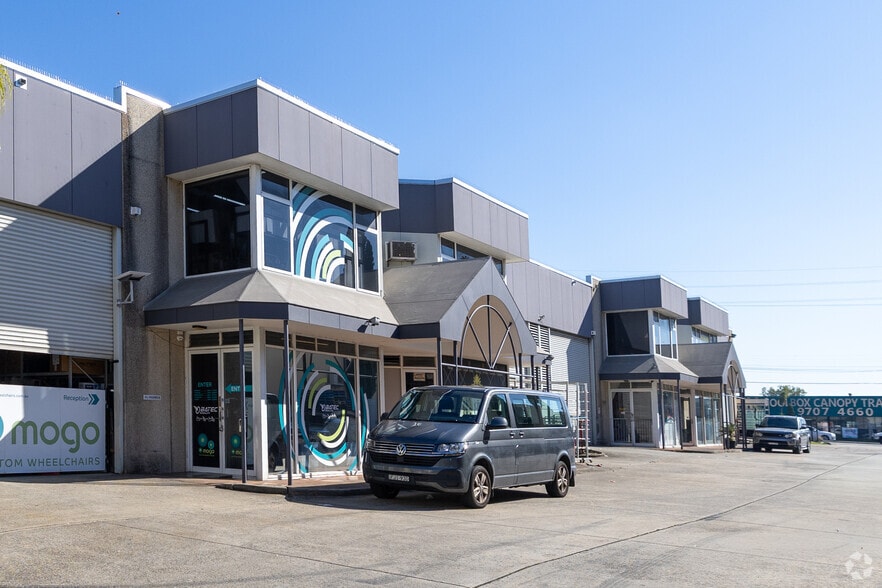 42 Canterbury Rd, Bankstown for sale - Building Photo - Image 3 of 6