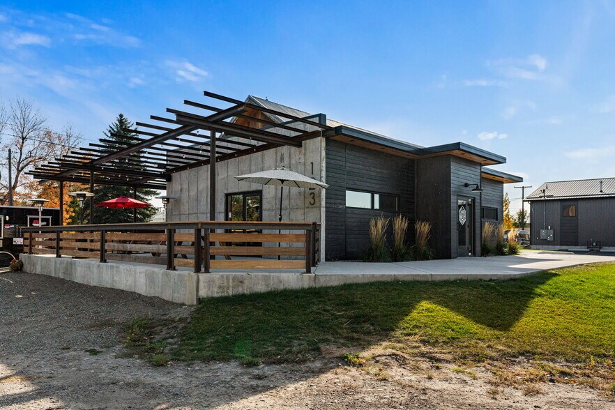 123 W Elm St, Three Forks, MT à vendre - Photo du bâtiment - Image 2 de 3