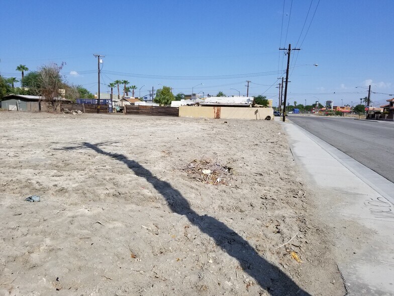 Palm Avenue, Coachella, CA à vendre - Photo du bâtiment - Image 2 de 5