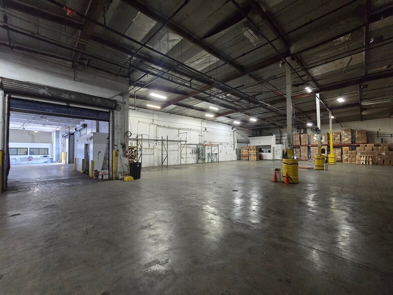 5519 Jillson St, Commerce, CA for lease - Interior Photo - Image 3 of 6