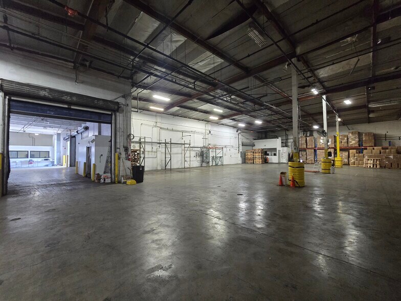 5519 Jillson St, Commerce, CA à louer - Photo intérieure - Image 3 de 6