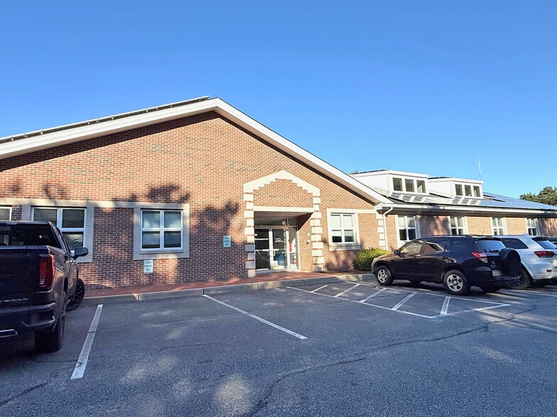 15 Research Rd, East Falmouth, MA for lease - Building Photo - Image 1 of 12