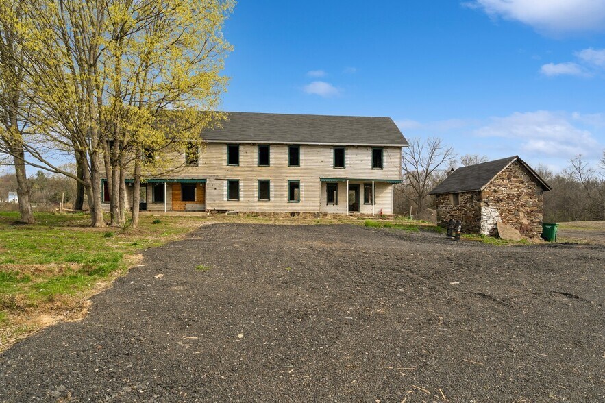 12 Lynnbrook Dr, Lambertville, NJ à vendre - Photo du bâtiment - Image 3 de 51