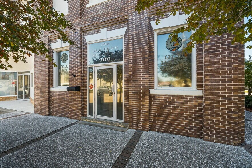 900 Florida Ave, Lynn Haven, FL à vendre - Photo du bâtiment - Image 2 de 30