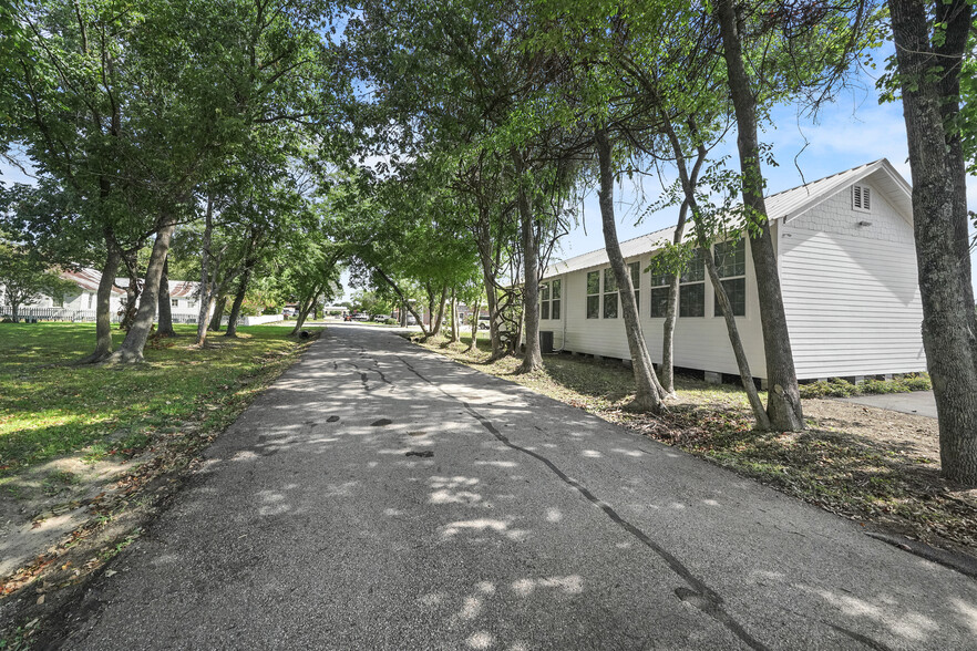 21012 Eva St, Montgomery, TX for sale - Building Photo - Image 3 of 28