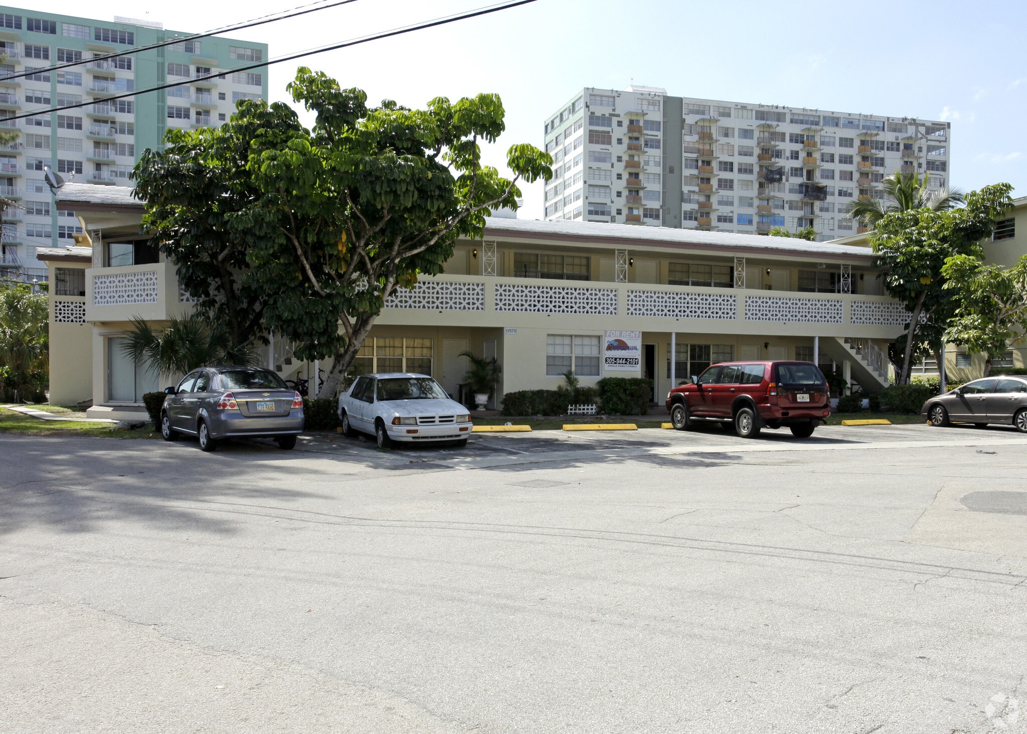 11970 NE 19th Dr, North Miami, FL for sale Primary Photo- Image 1 of 6