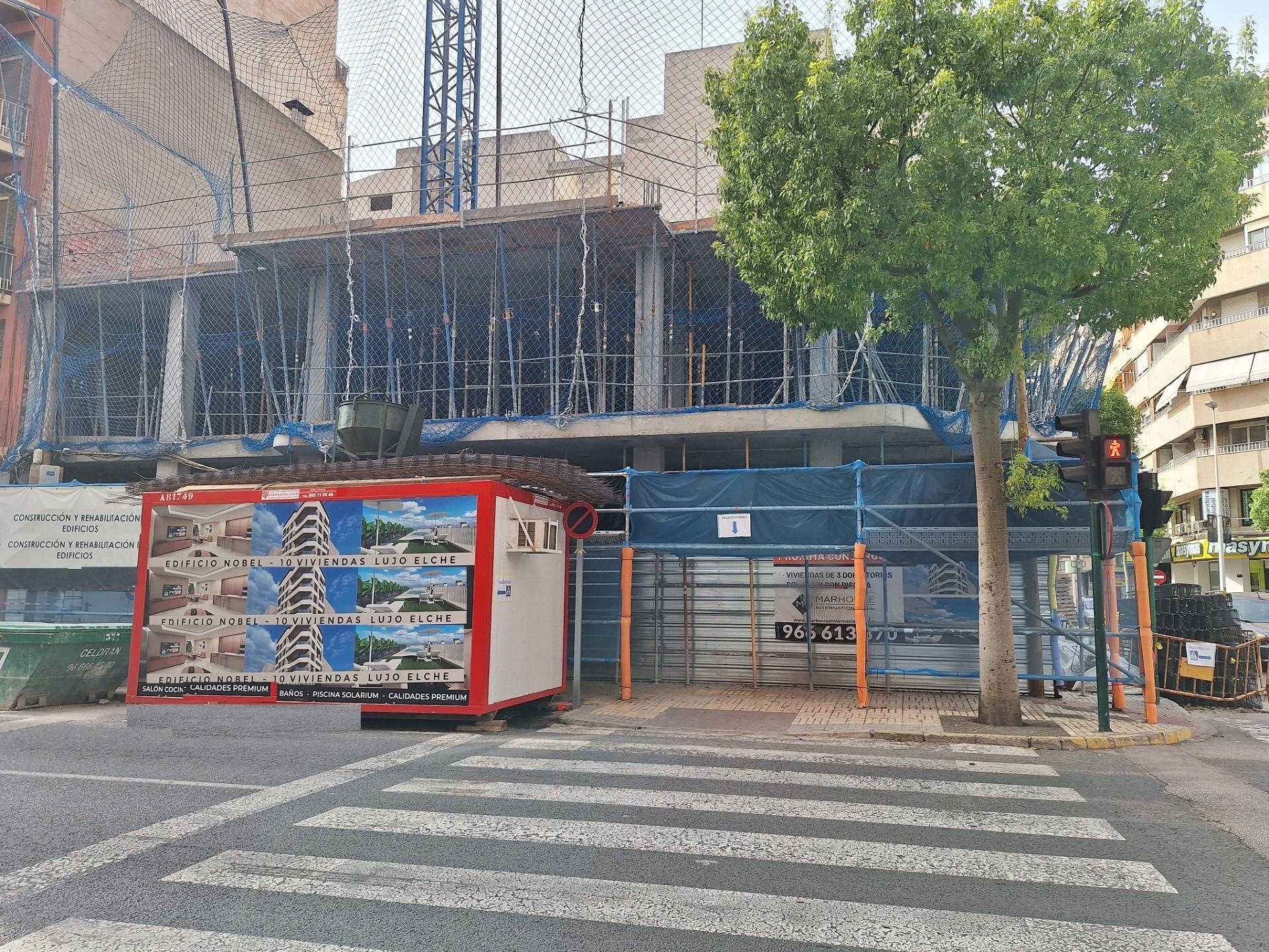 Commerce de détail dans Elche, Alicante à louer Photo de construction- Image 1 de 4