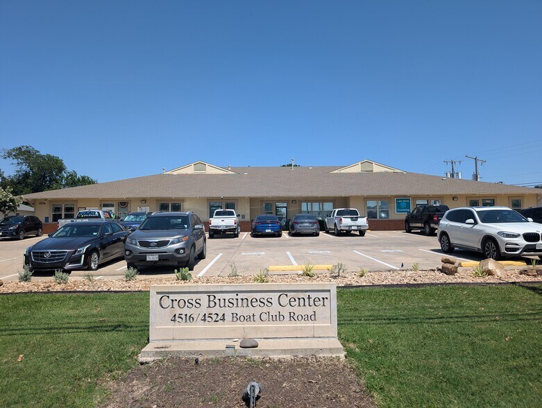 4516 Boat Club Rd, Fort Worth, TX à louer - Photo du bâtiment - Image 2 de 15