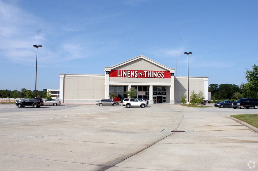 5915 Bluebonnet Blvd, Baton Rouge, LA à louer - Photo du bâtiment - Image 3 de 19