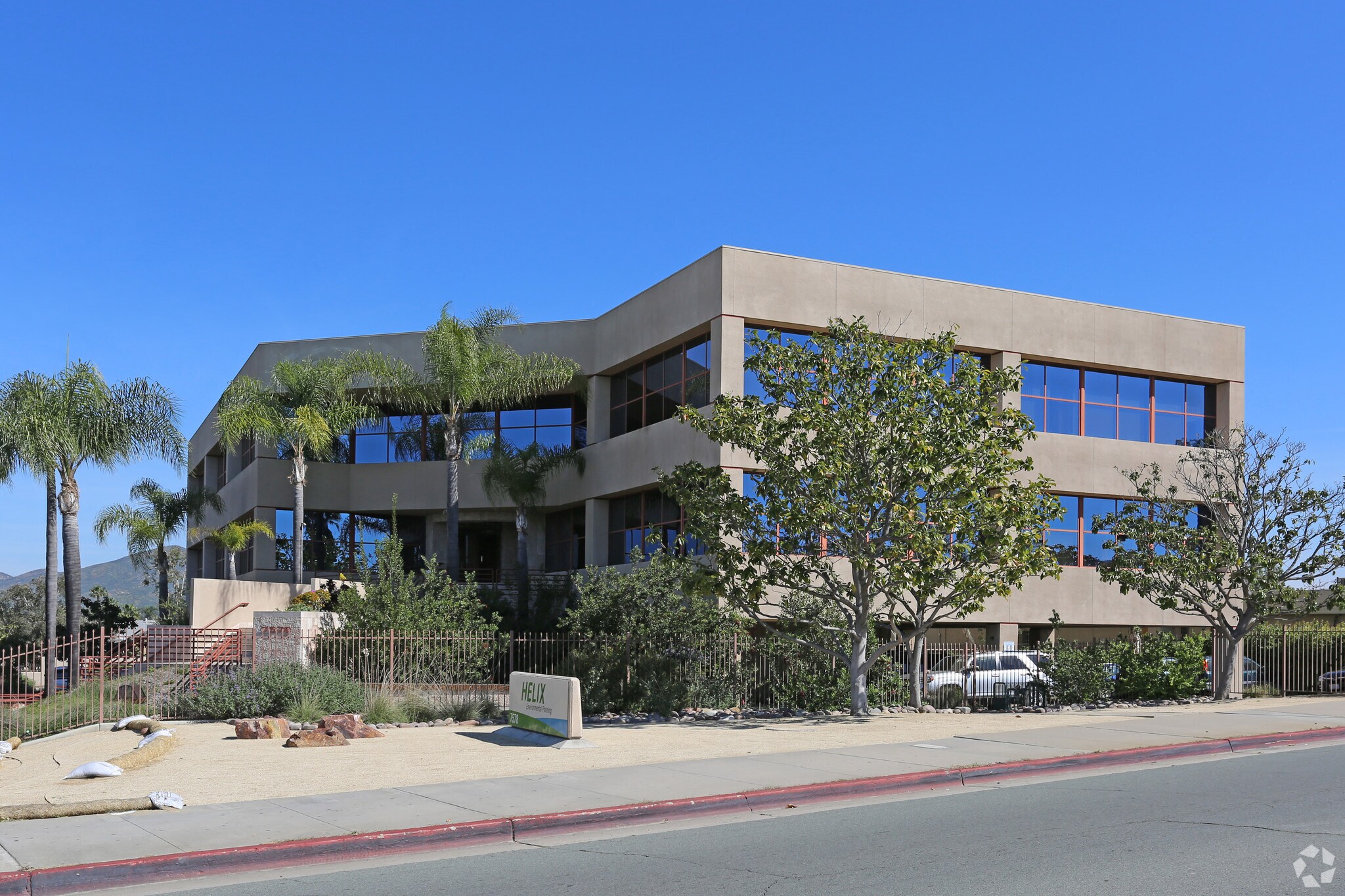 7578 El Cajon Blvd, La Mesa, CA à vendre Photo du bâtiment- Image 1 de 7