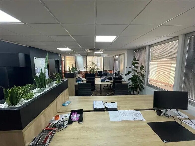 Office in Neuilly-sur-Marne for lease - Interior Photo - Image 3 of 8