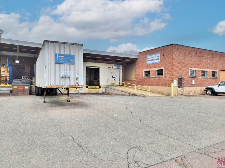 45 Gracey Ave, Meriden, CT à louer - Photo du bâtiment - Image 3 de 4