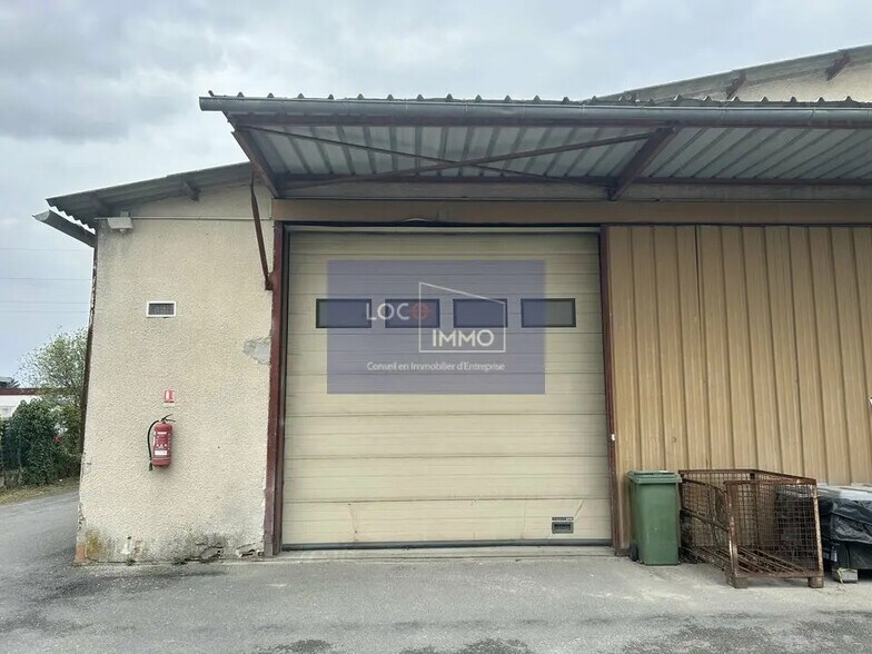 Flex dans Pessac à louer - Photo du bâtiment - Image 2 de 8