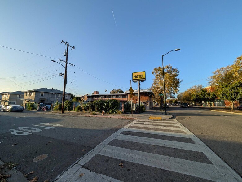 5425 San Pablo Ave, Emeryville, CA à vendre - Photo du bâtiment - Image 3 de 3